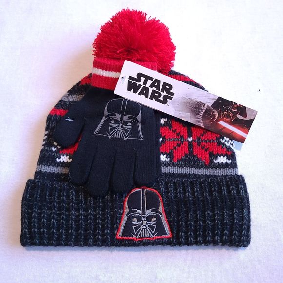 DISNEY STAR WARS BOYS KNIT HAT CAP W// POM POM RED BLACK /& WHITE WINTER BRAND NEW